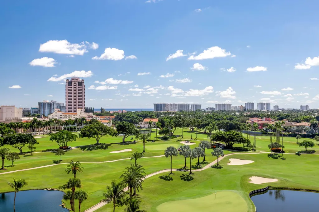 220 SE Mizner Boulevard Boca Raton FL 33432