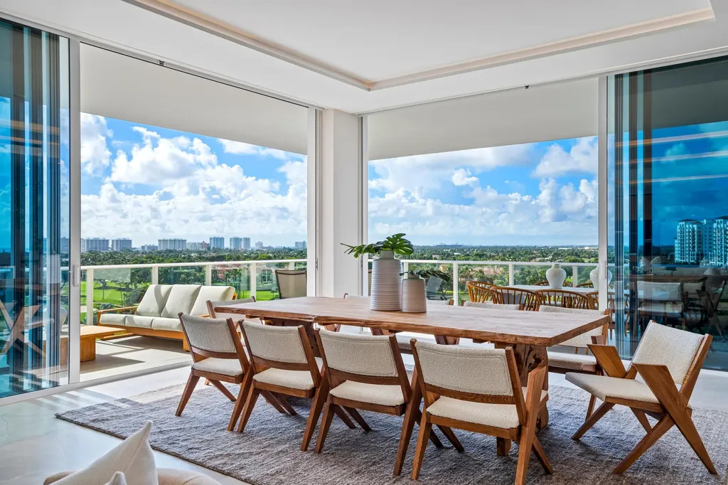 220 SE Mizner Boulevard Boca Raton FL 33432