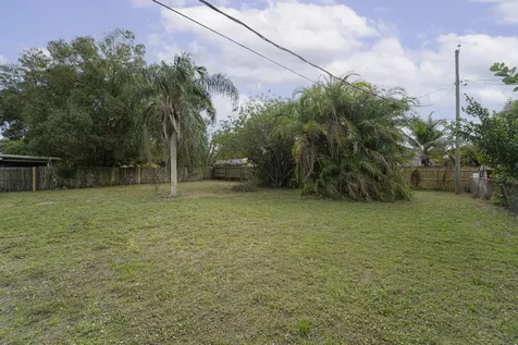 2164 SE Gaslight Street Port St Lucie FL 34952
