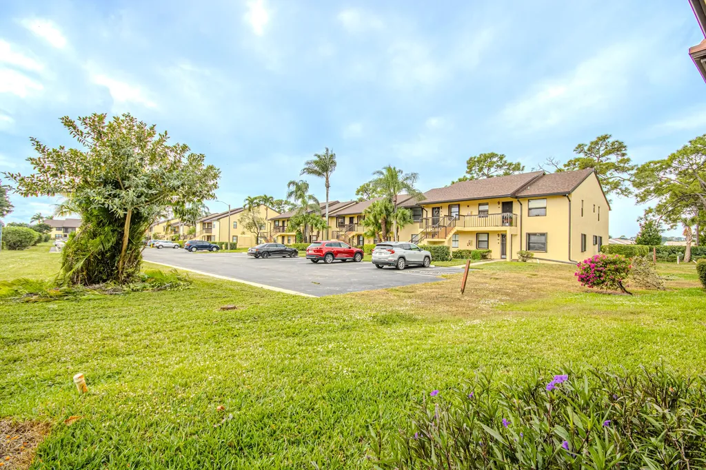 7094 Golf Colony Court Lake Worth FL 33467