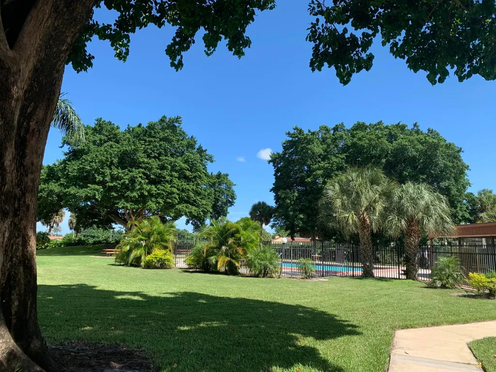 9370 SW 8th Street Boca Raton FL 33428