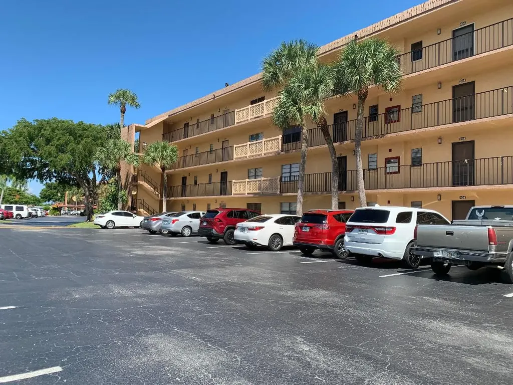 9370 SW 8th Street Boca Raton FL 33428
