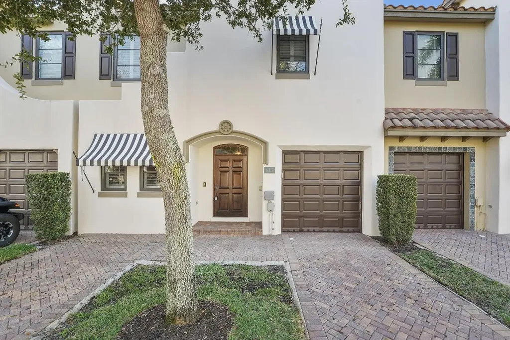 615 Via Villagio Hypoluxo FL 33462