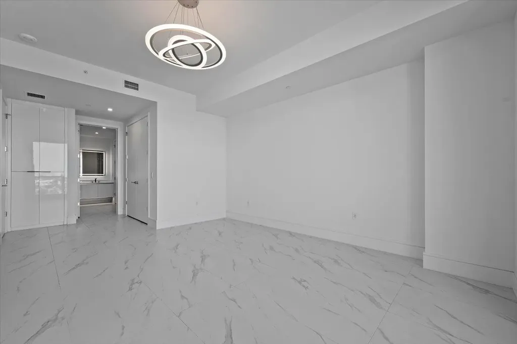 220 Lake Shore Drive West Palm Beach FL 33403