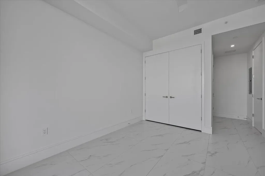 220 Lake Shore Drive West Palm Beach FL 33403
