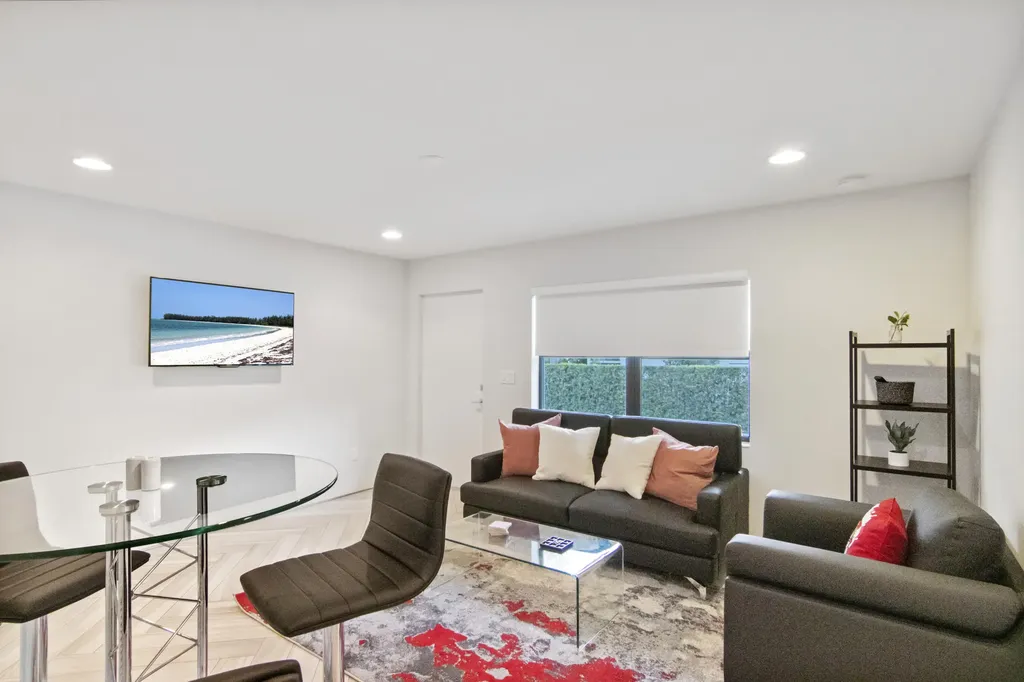 215 N Swinton Avenue Delray Beach FL 33444
