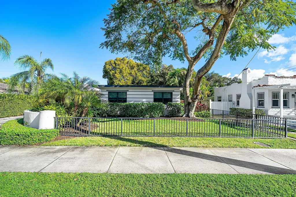215 N Swinton Avenue Delray Beach FL 33444