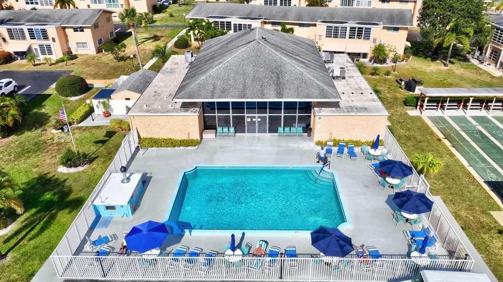 2213 NE 1st Court Boynton Beach FL 33435