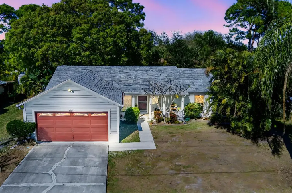541 SE Faith Terrace Port St Lucie FL 34983