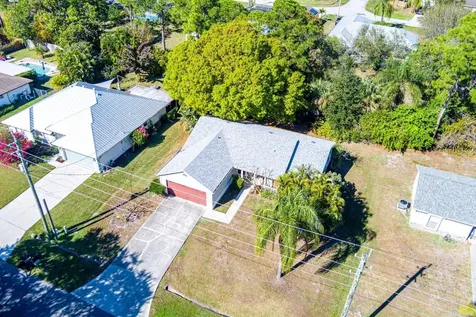541 SE Faith Terrace Port St Lucie FL 34983