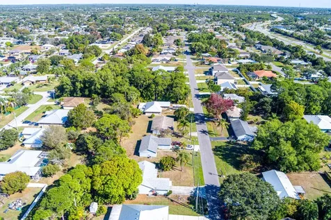 541 SE Faith Terrace Port St Lucie FL 34983