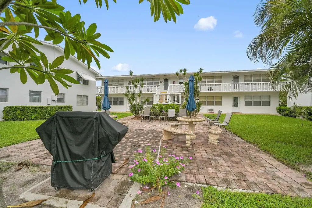 312 Sheffield M West Palm Beach FL 33417