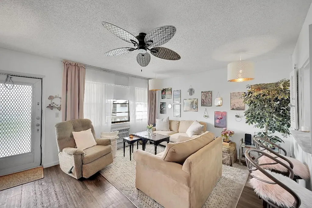 312 Sheffield M West Palm Beach FL 33417