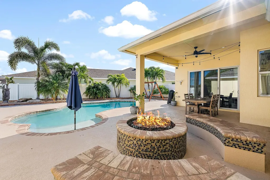 10352 SW Westlawn Boulevard Port St Lucie FL 34987