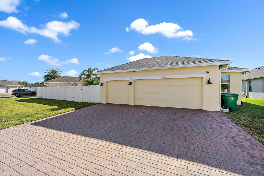 10352 SW Westlawn Boulevard Port St Lucie FL 34987