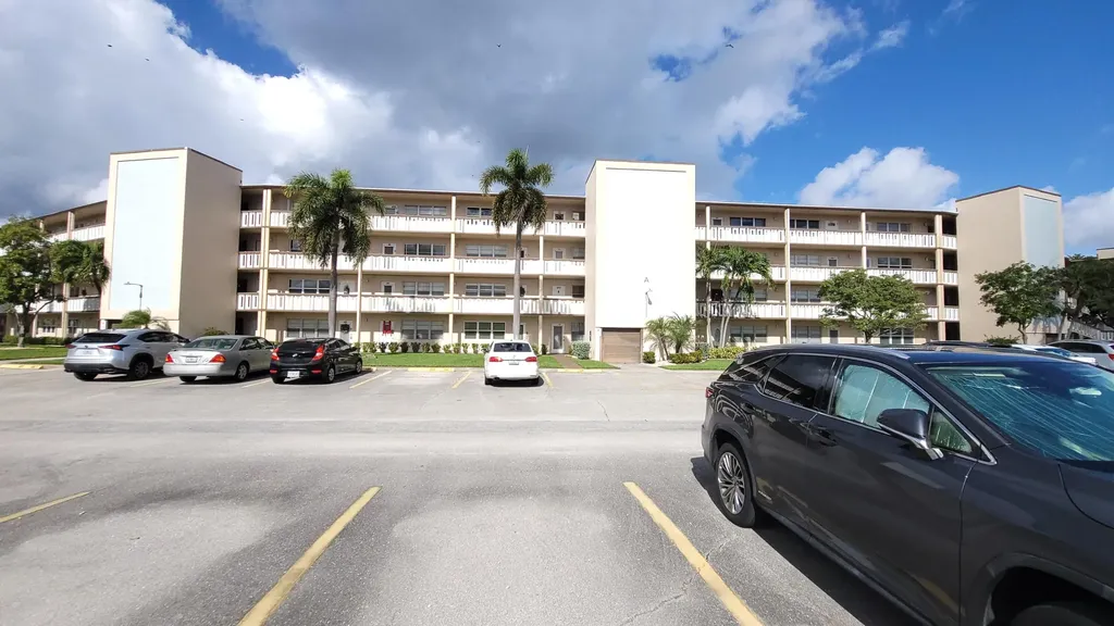 405 Southampton A West Palm Beach FL 33417
