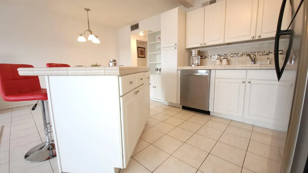 405 Southampton A West Palm Beach FL 33417