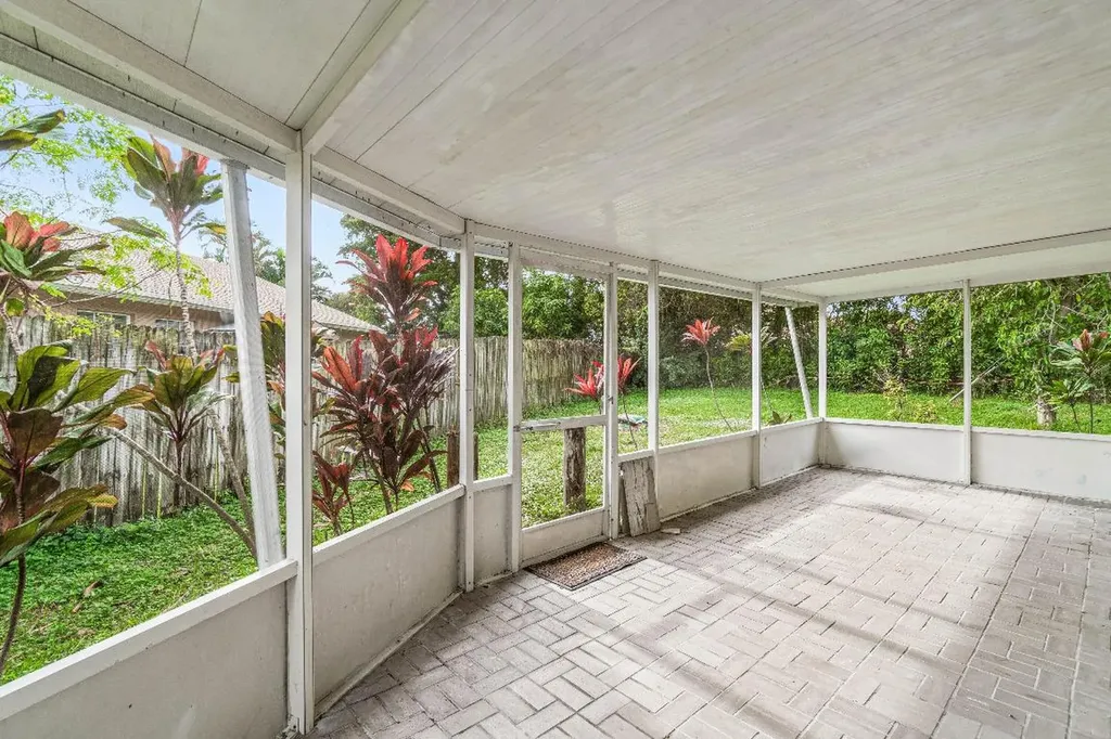 5697 Boynton Bay Circle Boynton Beach FL 33437