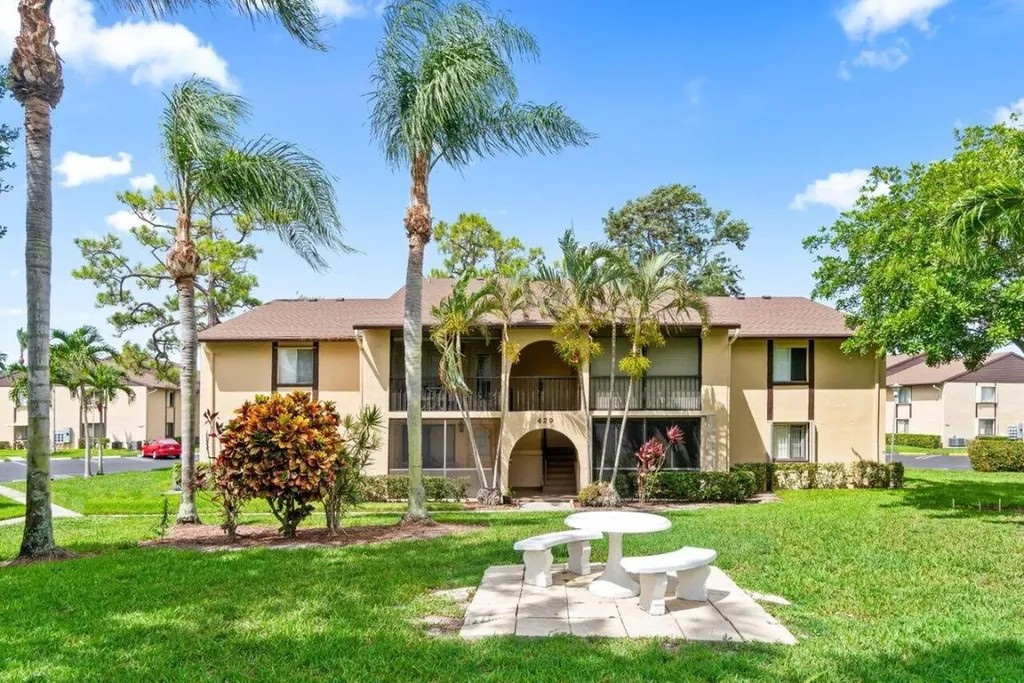 429 Pine Glen Lane Greenacres FL 33463