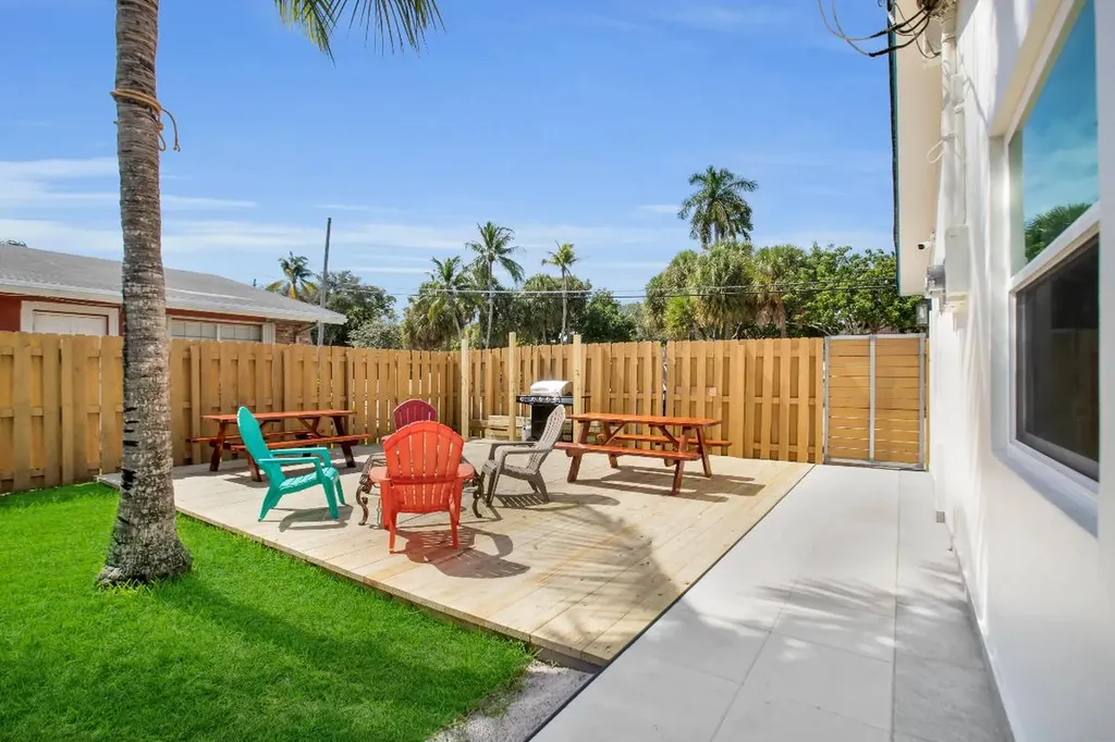 1840 SW 24th Street Fort Lauderdale FL 33315