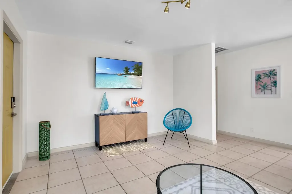 1840 SW 24th Street Fort Lauderdale FL 33315