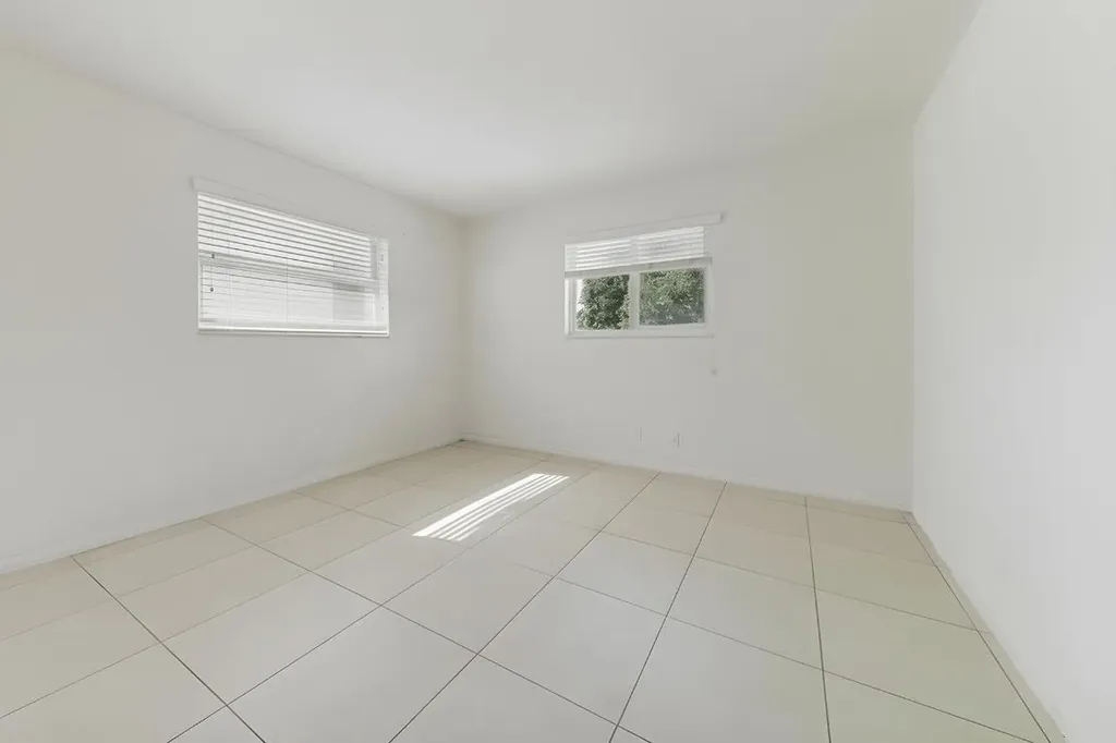 1000 NE 9th Avenue Delray Beach FL 33483