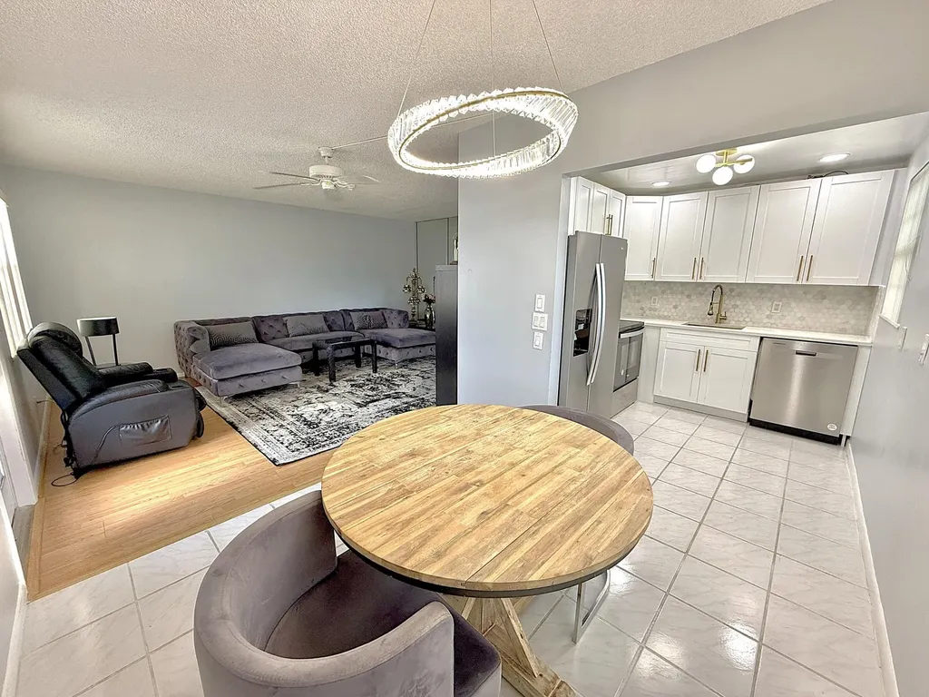 81 Markham E Deerfield Beach FL 33442