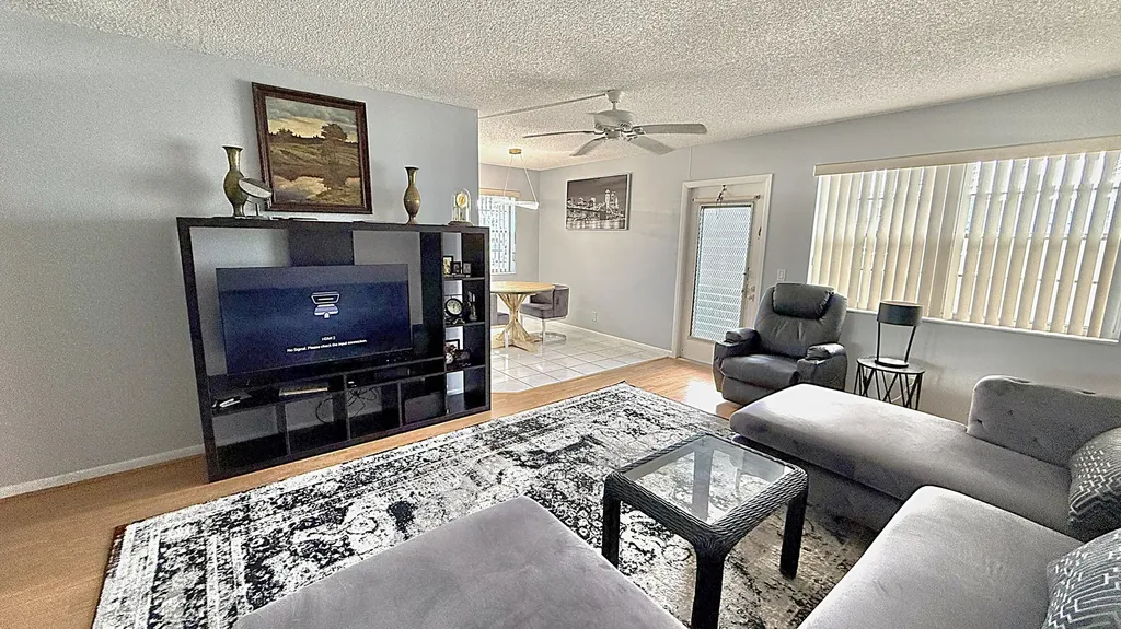 81 Markham E Deerfield Beach FL 33442