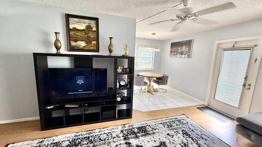 81 Markham E Deerfield Beach FL 33442