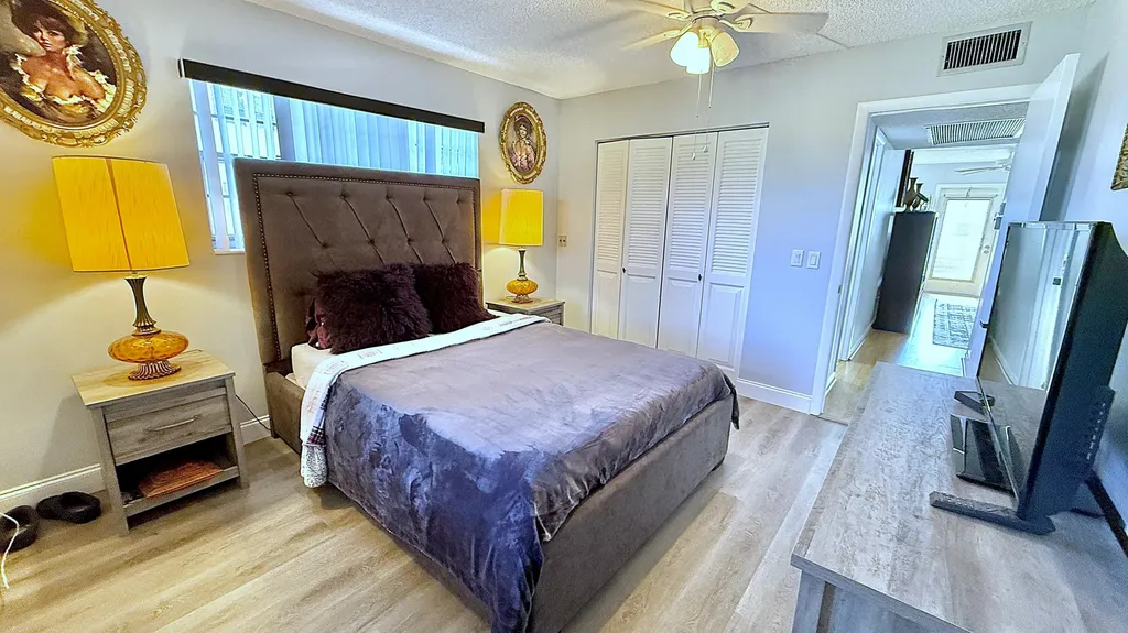 81 Markham E Deerfield Beach FL 33442