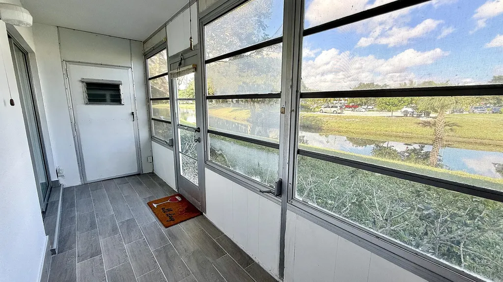81 Markham E Deerfield Beach FL 33442