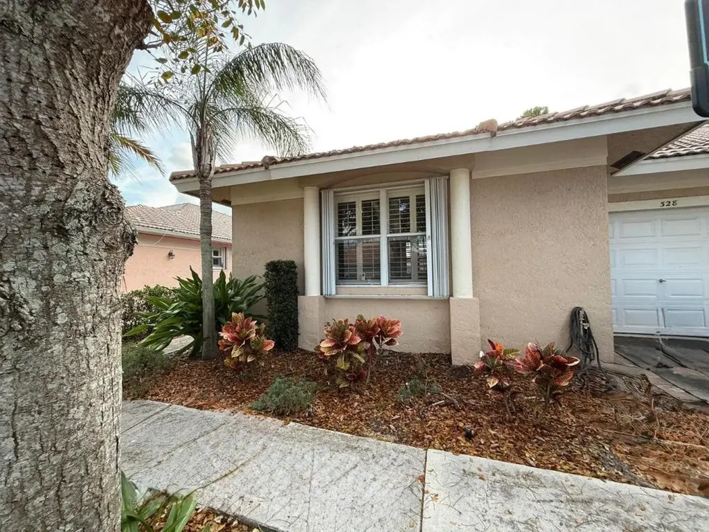 328 W Coral Trace Circle Delray Beach FL 33445
