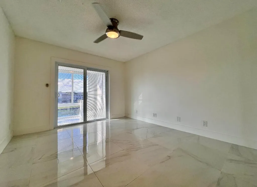 204 Bedford H West Palm Beach FL 33417