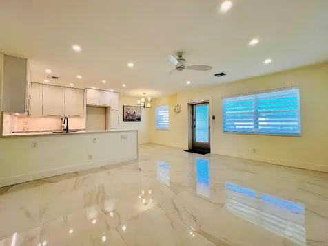 204 Bedford H West Palm Beach FL 33417