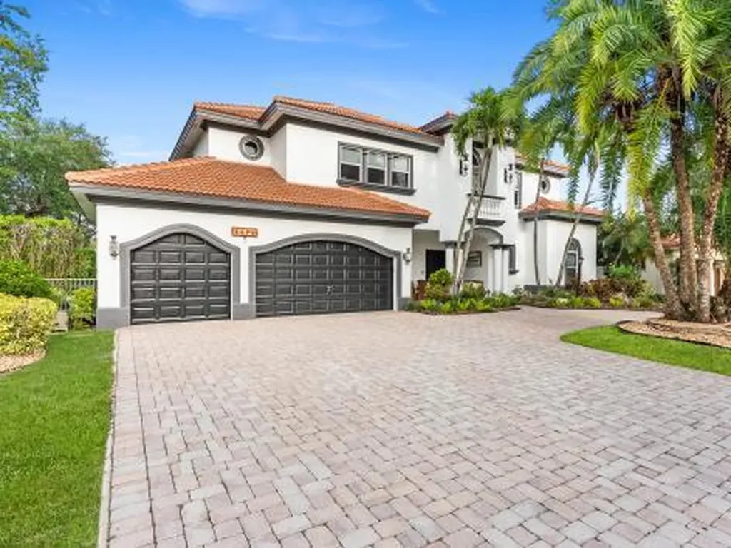 6676 NW 127th Terrace Parkland FL 33076