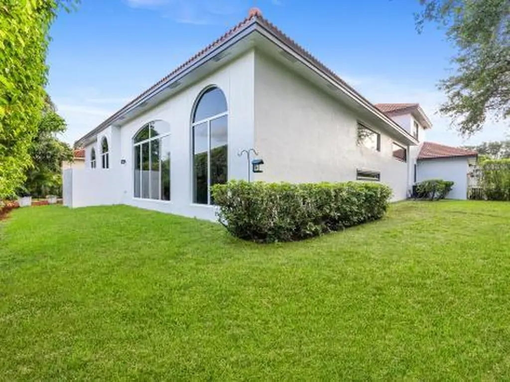 6676 NW 127th Terrace Parkland FL 33076