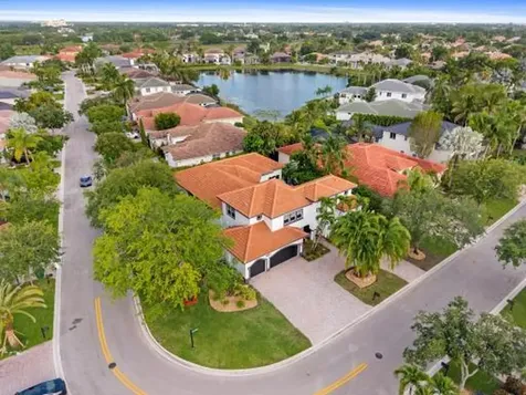 6676 NW 127th Terrace Parkland FL 33076