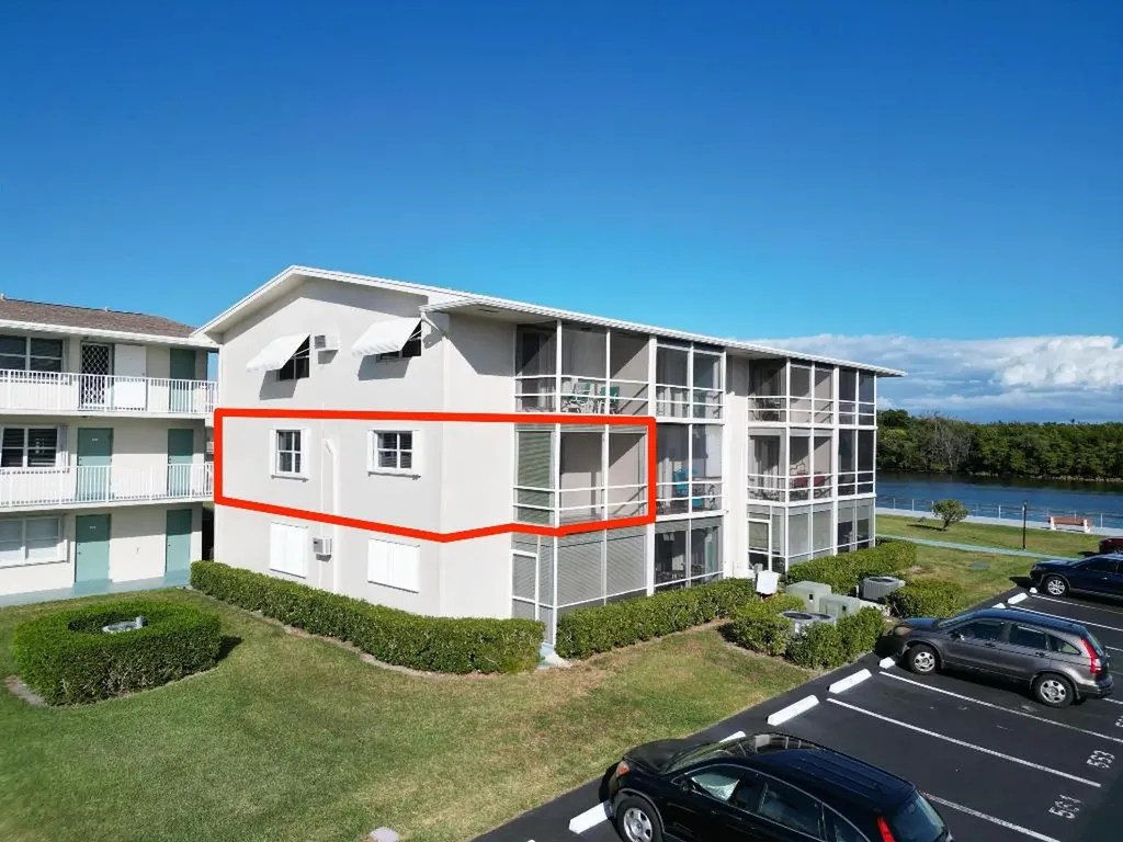 530 Horizons E Boynton Beach FL 33435