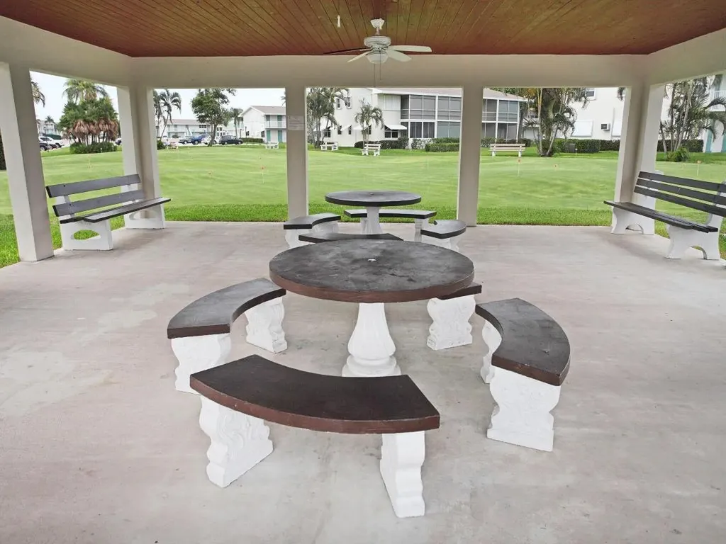 530 Horizons E Boynton Beach FL 33435