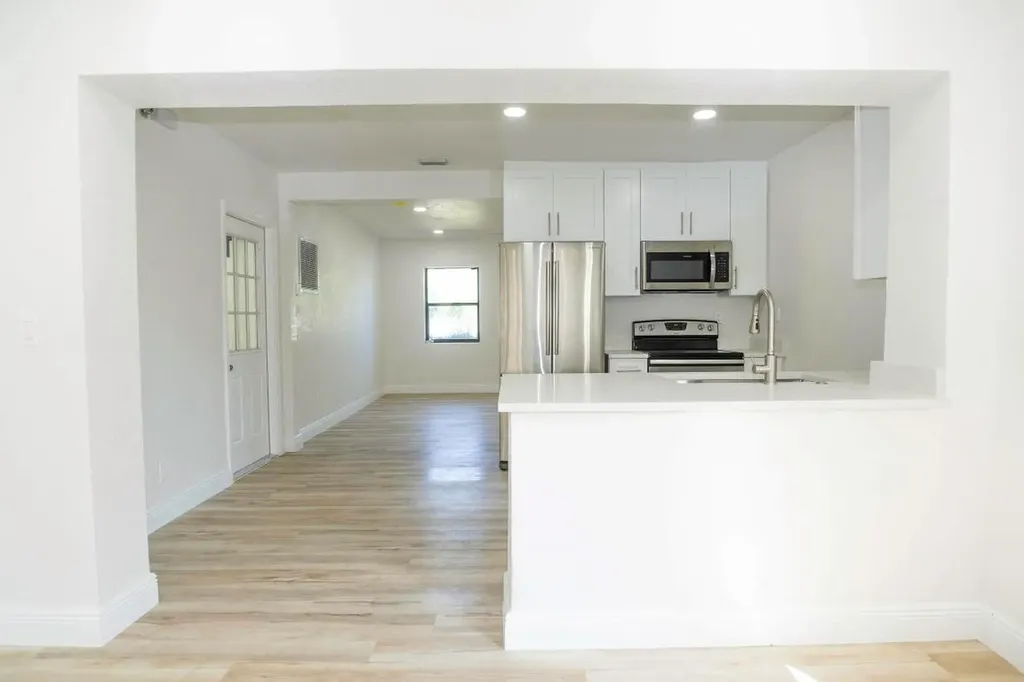 924 NW 11th Court Fort Lauderdale FL 33311