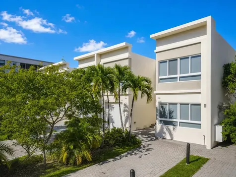 2461 NE 135th Street North Miami FL 33181