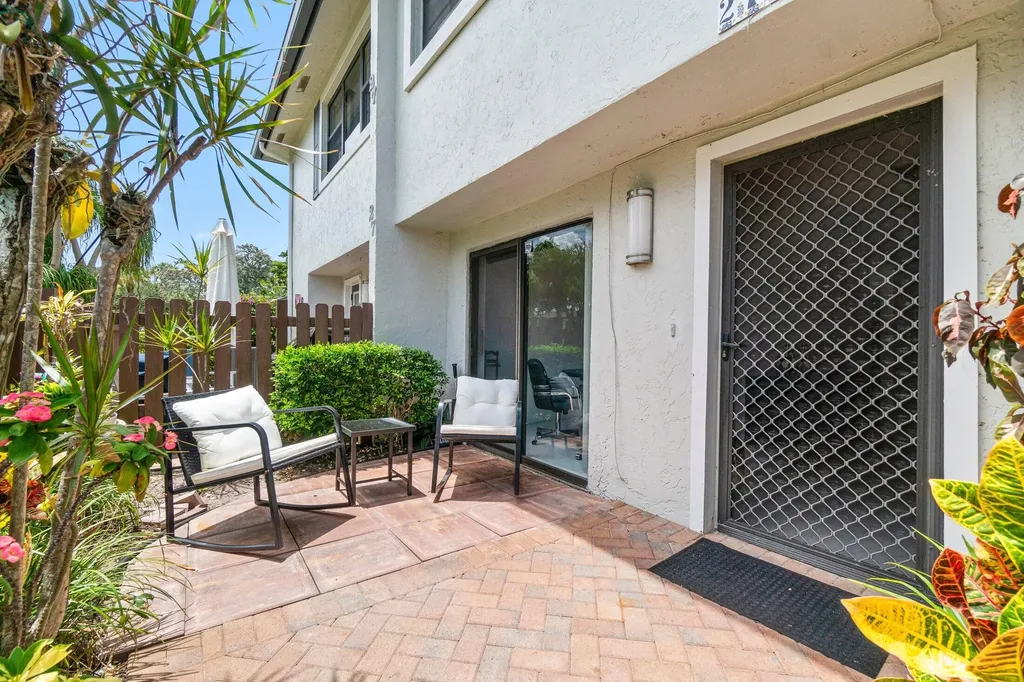 27 Southport Lane Boynton Beach FL 33436