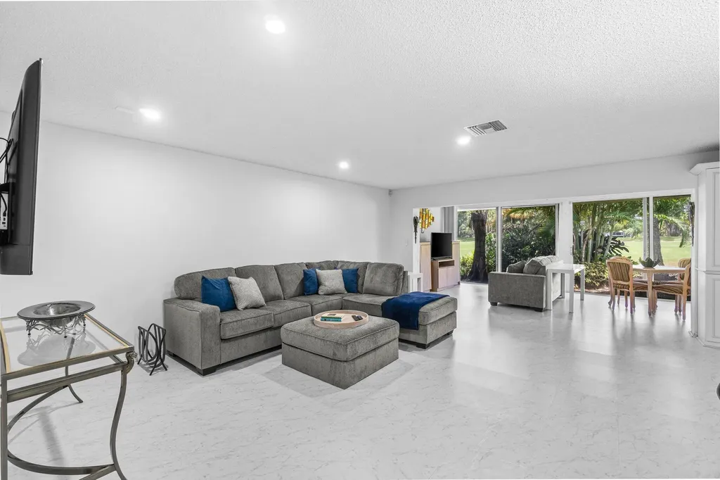 27 Southport Lane Boynton Beach FL 33436
