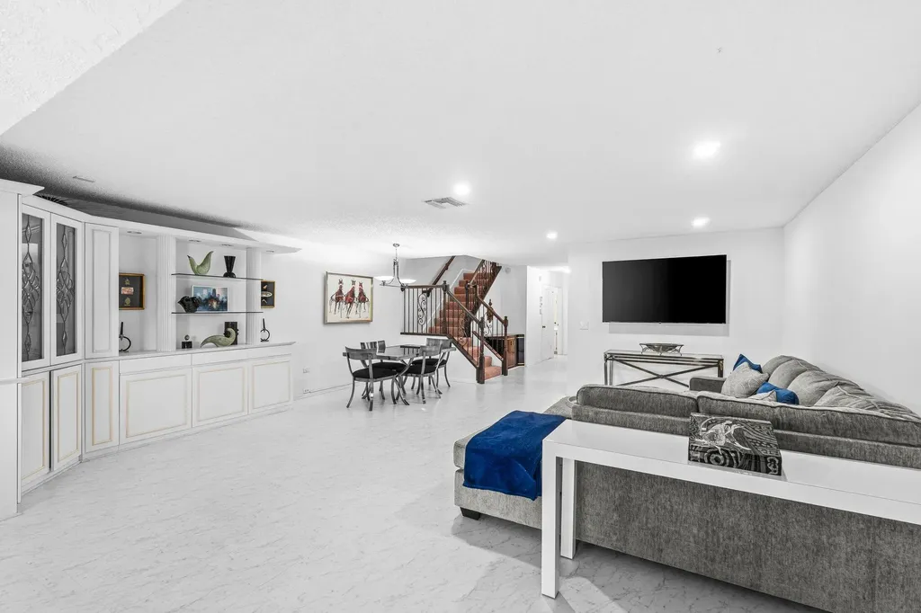27 Southport Lane Boynton Beach FL 33436