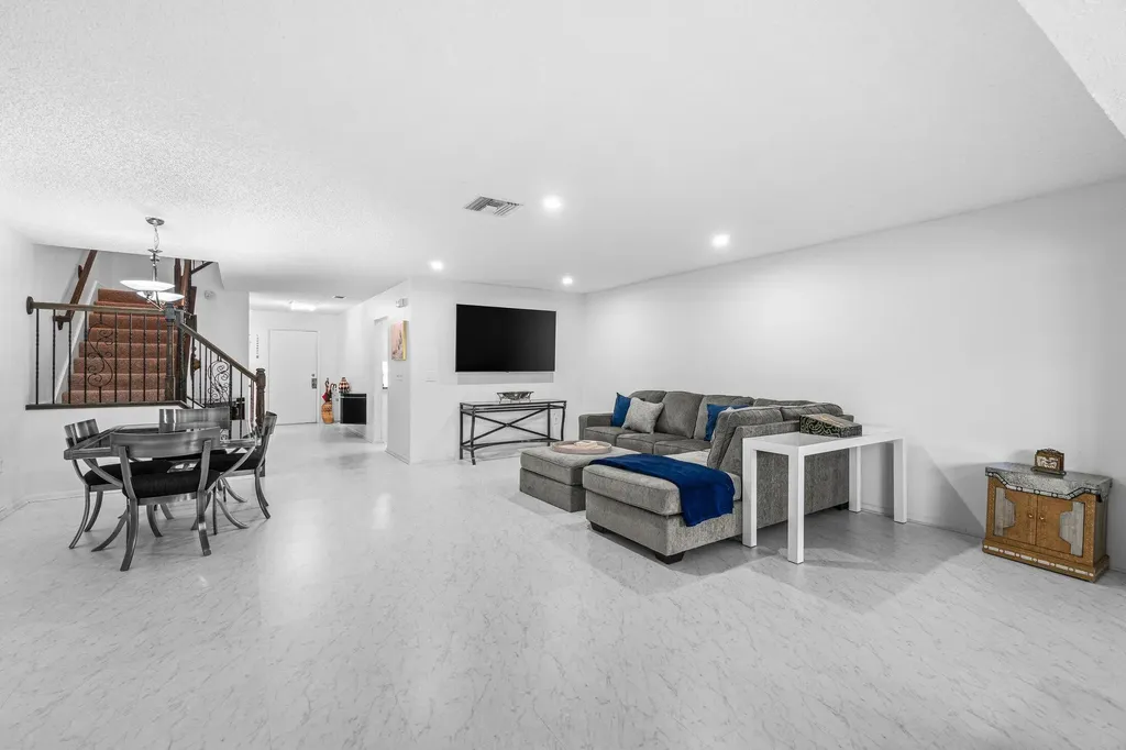27 Southport Lane Boynton Beach FL 33436