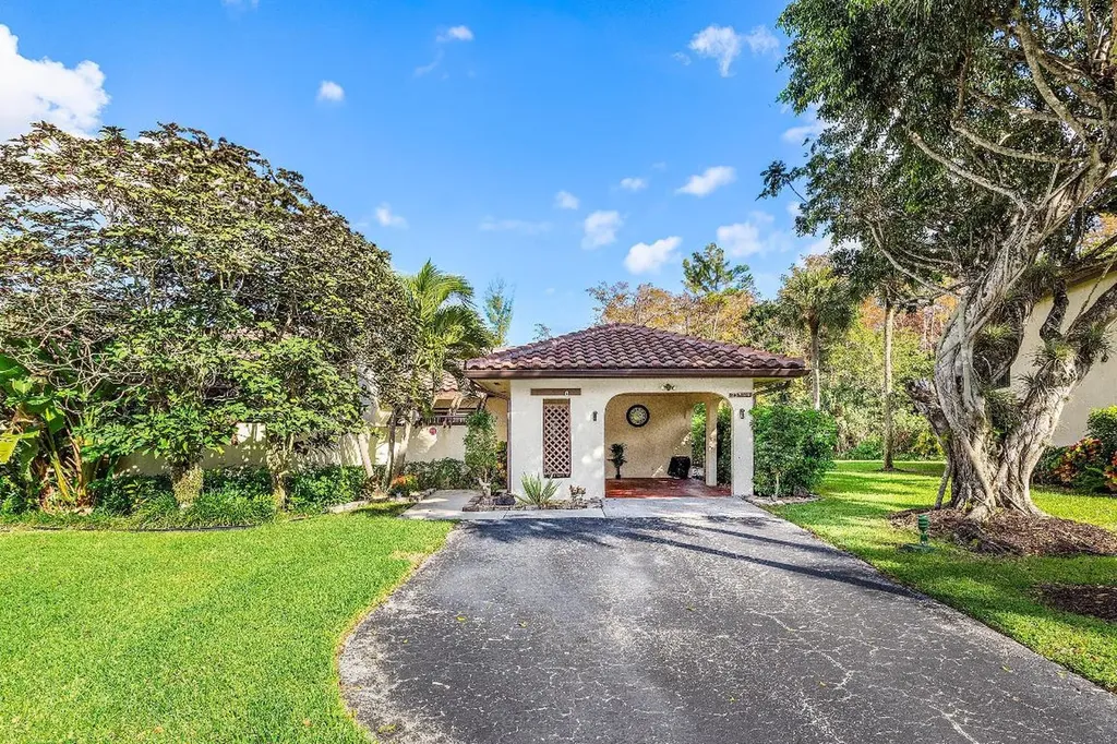 21720 Arriba Real Boca Raton FL 33433