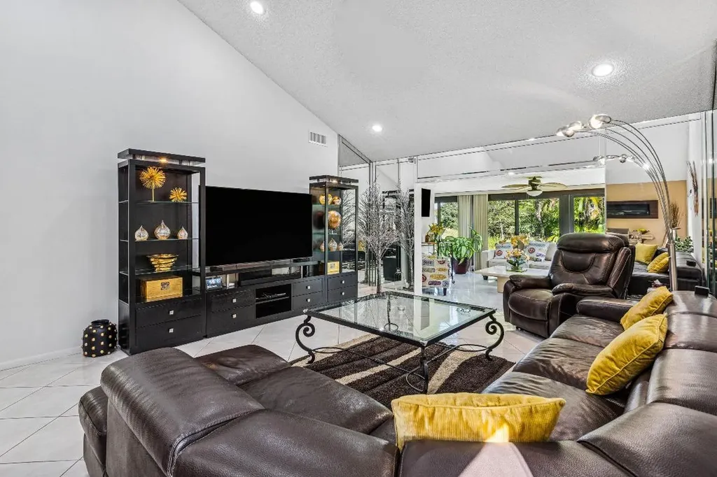 21720 Arriba Real Boca Raton FL 33433