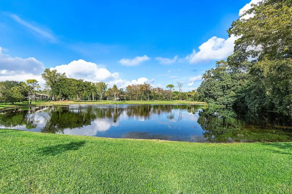 21720 Arriba Real Boca Raton FL 33433