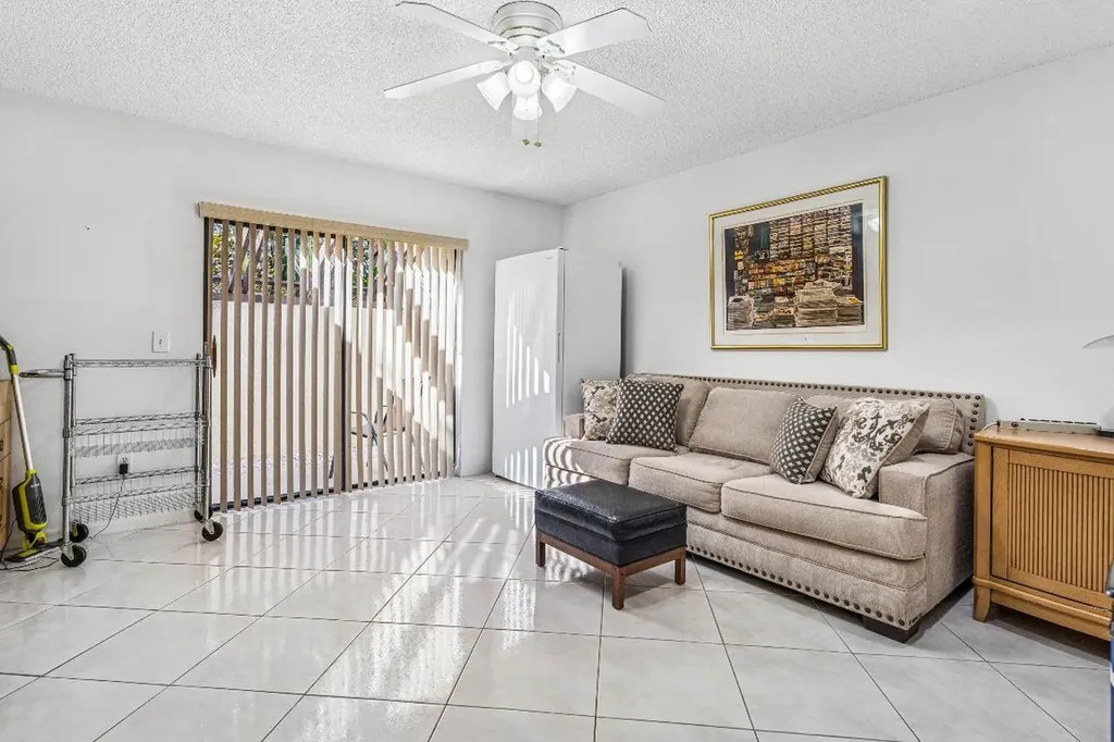 21720 Arriba Real Boca Raton FL 33433