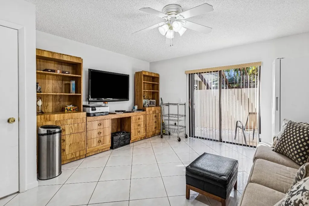 21720 Arriba Real Boca Raton FL 33433